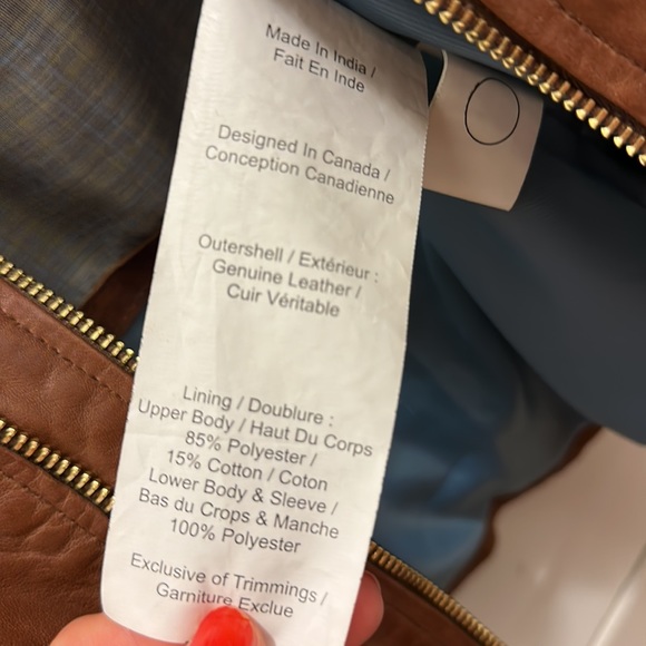 Danier leather jacket in camel with gold hardware - Picture 4 of 4